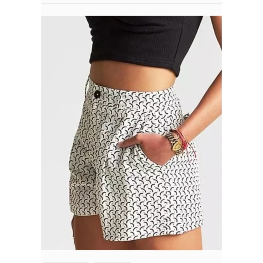Billabong White and Black High Waist Women’s Shorts